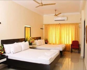 Hotel Bharani - Kanyakumari - Bedroom