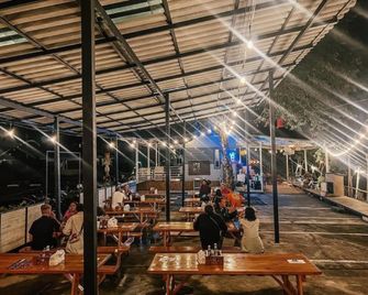 Revolution Hostel Pai - Pai - Restaurante