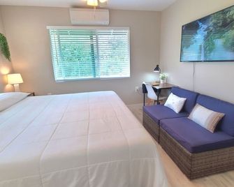 Air Conditioned 2 Bedrooms 1 Bath Apartment, fine decorated, Free Laundry in HPP - Keaau - Quarto