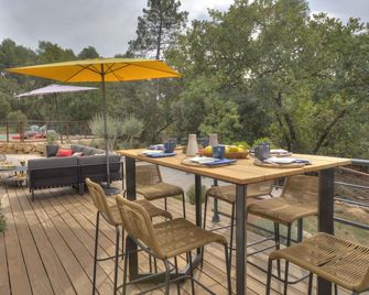 Magnificent villa with swimming pool surrounded by nature / 5 stars official - Sillans-la-Cascade - Patio