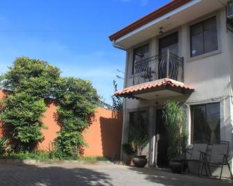 Hotel Santa Maria Inn - Alajuela - Gebäude