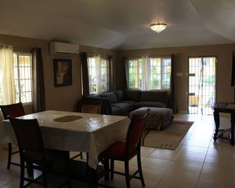 Soleil Hartland Palms - Priory - Dining room