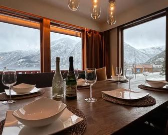Ingrids Apartments - Eidfjord - Ruokailuhuone