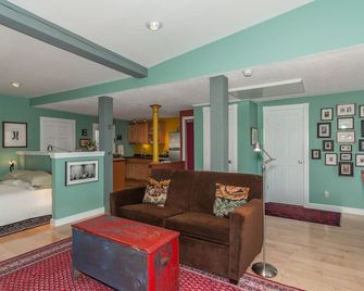Artfully furnished guest house - برلينغتون - غرفة معيشة