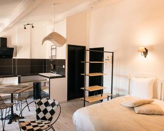Les suites du 17 - Aigues-Mortes - Salon