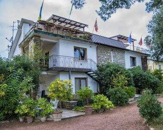 Casa Furrer - Tirrenia - Будівля