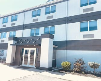 Commodore Perry Inn And Business Center - Port Clinton - Rakennus
