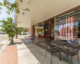 Downtown Hammond 2 bedroom, 2 bath newer condo - Hammond - Patio