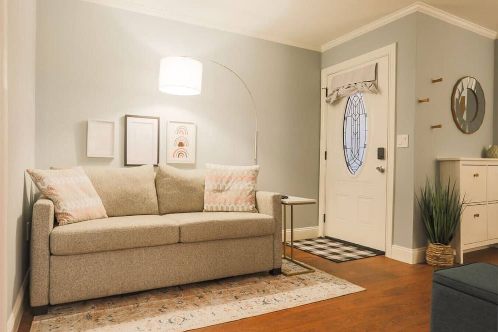 Cozy Pac Hts studio 2 min walk to Lafayette Park - سان فرانسسكو - غرفة معيشة