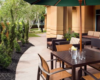 Sonesta Select Pleasant Hill - Pleasant Hill - Innenhof