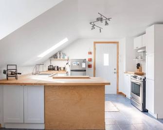 Bright and Lofty 2BR in Gatineau - Gatineau - Cocina