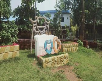 Farm Regency - Mumbai - Patio