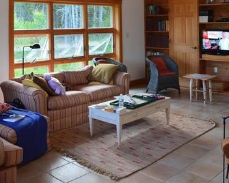 Ocean Front Down East Private Estate On 12 Acres - Machias - Living room