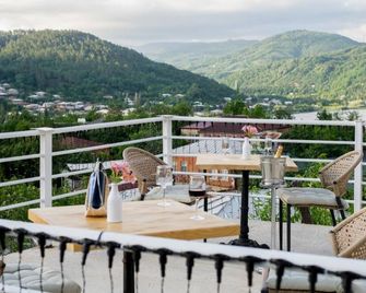 Green House Guest House - Kutaisi - Balcone