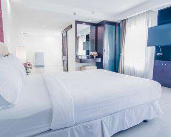 Romance Hotel Bangna - Bangkok