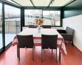 Lovely home in Merville with WiFi - Merville - Comedor
