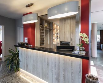 Hotel Westerfeld & Apartments - Hemmingen - Rezeption