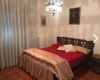 Villa Meravigliosa - Nettuno - Camera da letto