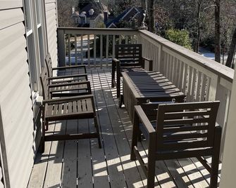 Modern Duplex Close to Perimeter Mall - Dunwoody - Balcony