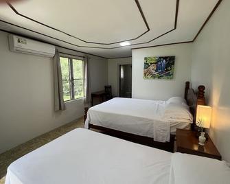 Warrie Head Resort - Teakettle Village - Bedroom