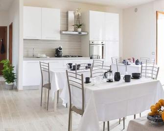 B&B Alba sul Mare - Massignano - Cocina