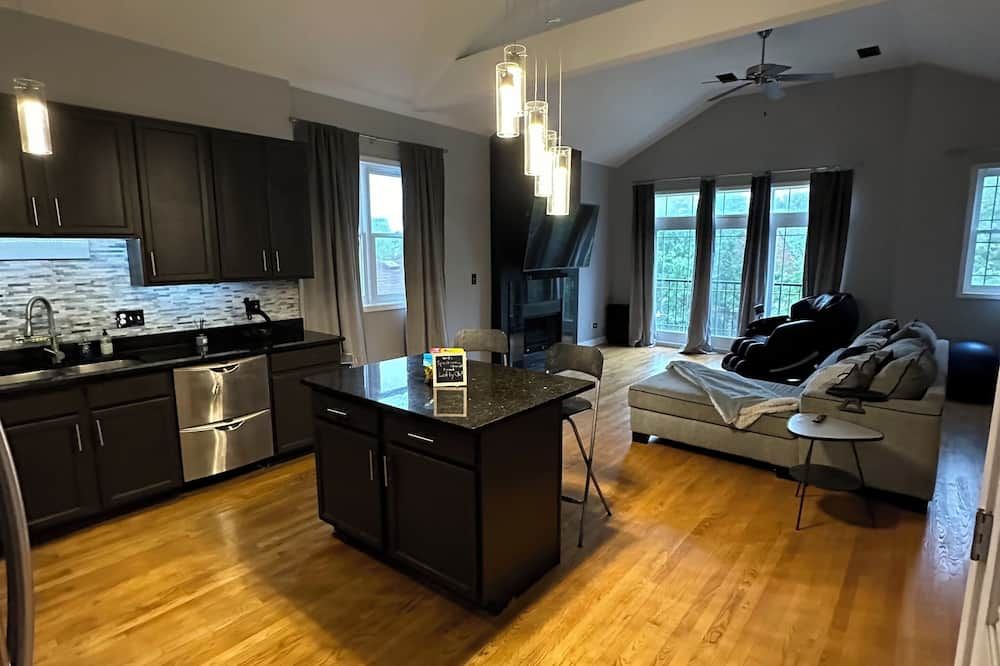 Penthouse Condo in Chicago featuring Zero Gravity Massage Chair - שיקאגו - מטבח