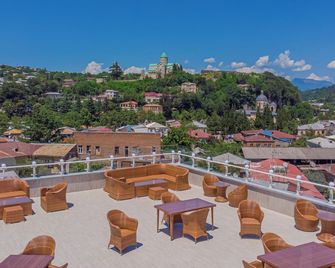 Newport Hotel Kutaisi - Kutaisi - Varanda
