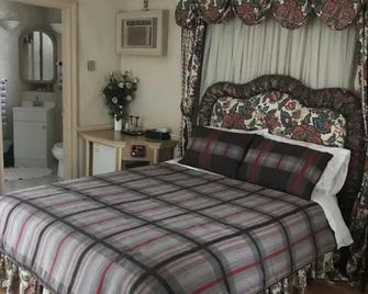 Little Inn on Willow - Chemainus - Bedroom