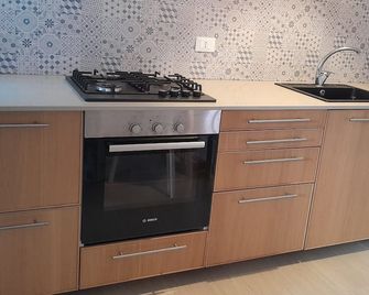 Independent structure near Palermo airport, in the center of Cinisi - Cinisi - Kitchen