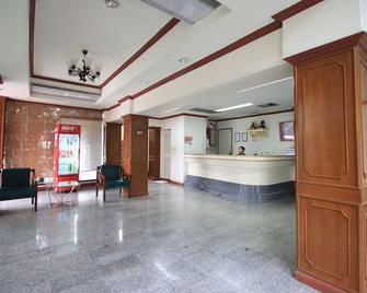 River Inn - Kanchanaburi - Front desk