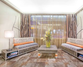 Howard Johnson by Wyndham Atlantic City - Atlantic City - Stue