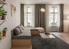 4 Trees Apartments by Adrez Living - Prague - Living room