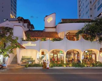 Green World Hotel Nha Trang - נה טראנג - בניין