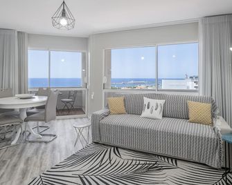 Alegria III By An Island Apart - Funchal - Sufragerie