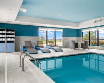 Hampton Inn & Suites Pekin Peoria Area - Pekin - Bazén
