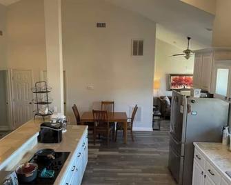 Cedar Creek Ranch in Salado, Texas - Salado - Cucina