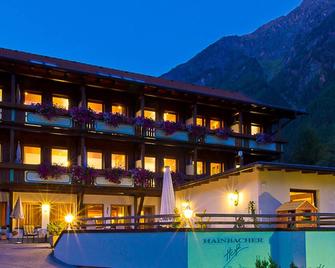 Hotel Garni Hainbacherhof - Sölden - Edificio