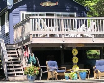 Lakefront Cottage In The Berkshires In Western Massachusetts - Becket - Patio