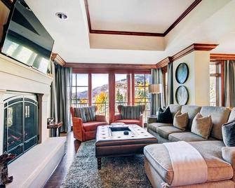 Ritz Carlton Luxury Resort Ski in Ski out - Vail - Living room