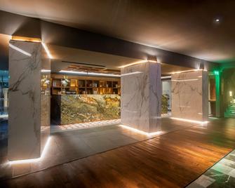 Villa Mercedes Merida, Curio Collection by Hilton - מרידה - לובי