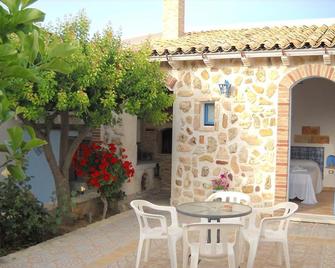 Bed & Breakfast Sole Azzurro - Custonaci - Innenhof