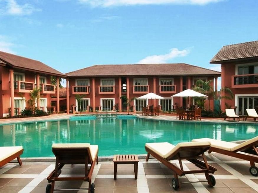 The Golden Crown Hotel - Colva - Pool