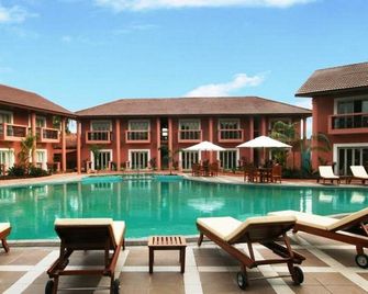 The Golden Crown Hotel - Colva - Pool