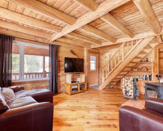 'L'Autentique, four-season log cabin - Mandeville - Salon