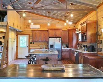The Loft at Lucky Eagle ~ The Perfect Secluded Hangout! - Bryan - Kitchen
