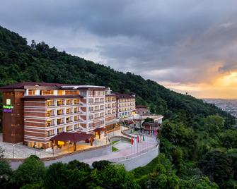 ホリデイ イン リゾート カトマンズ ブダニルカンタ バイ IHG - カトマンズ - 建物