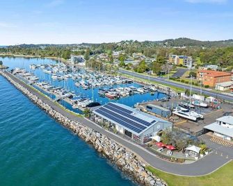 Spinnakers Reach Unit 9 managed by Batemans Bay Accom - Batemans Bay