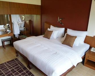 Country Lake View Hotel - Suphan Buri - Bedroom