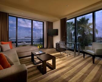 EB Hotel Miami - Miami Springs - Obývací pokoj