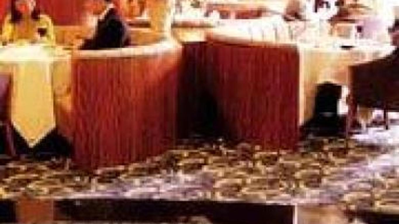 Hoi Tak Hotel International